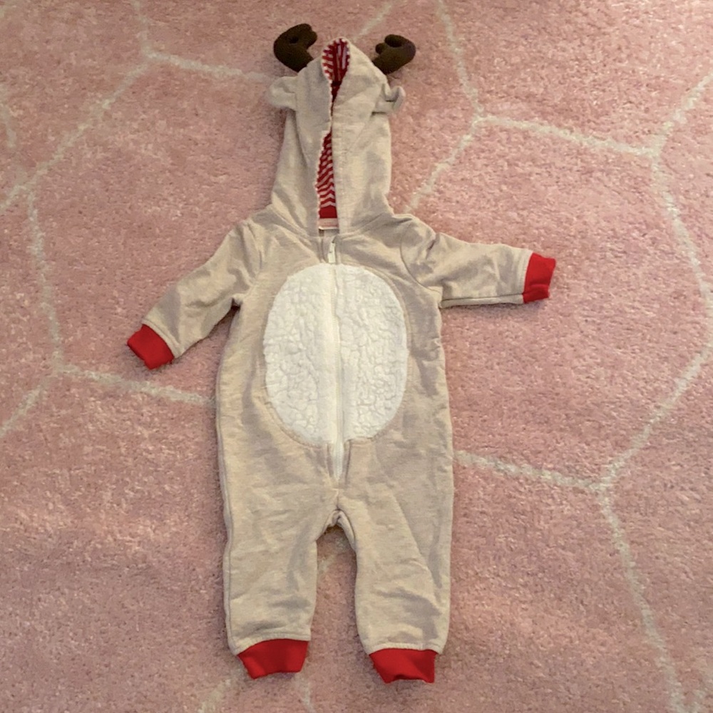 Reindeer holiday outfit